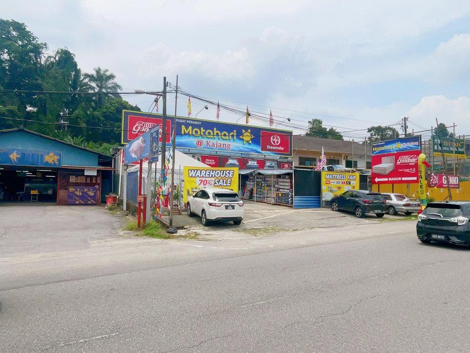 Perabot Matahari Kajang 4